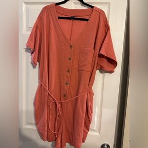 Coral romper with pockets!